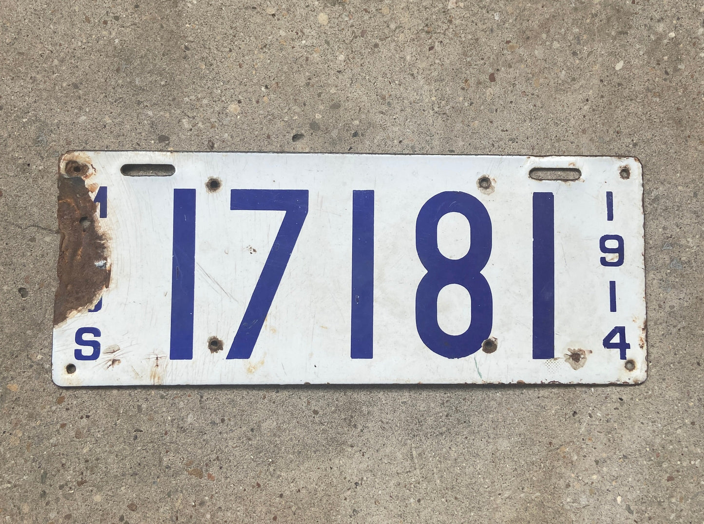 1914 Massachusetts Porcelain License Plate Vintage White Car Wall Decor