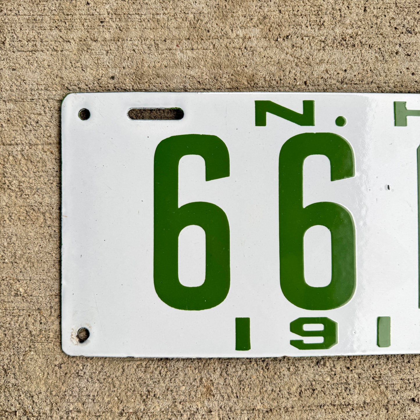 1915 New Hampshire Porcelain License Plate 6611 High Quality