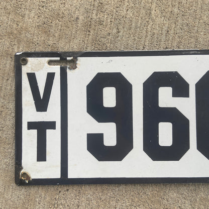 1915 Vermont Porcelain License Plate Low Number 9605 4 Four Digit Auto Garage