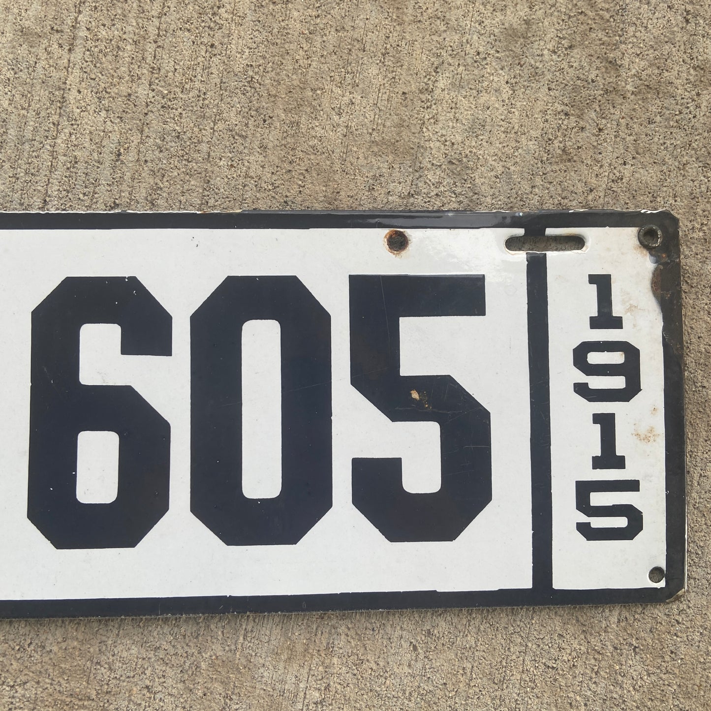 1915 Vermont Porcelain License Plate Low Number 9605 4 Four Digit Auto Garage