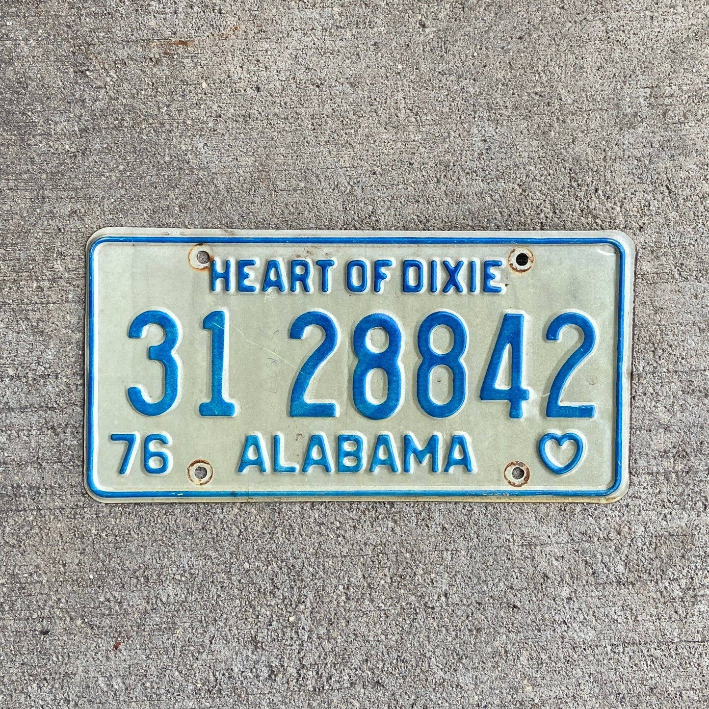 1976 Alabama License Plate Vintage White Heart of Dixie 31-28842