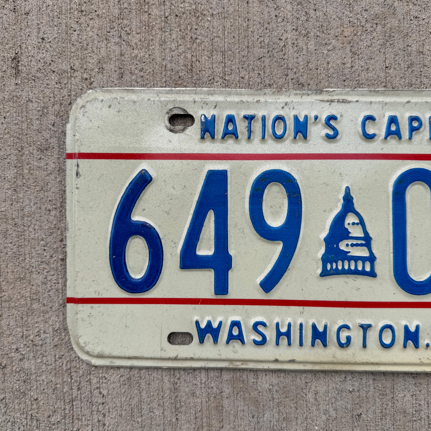 1976 Washington DC License Plate Bicentennial Capitol Graphic