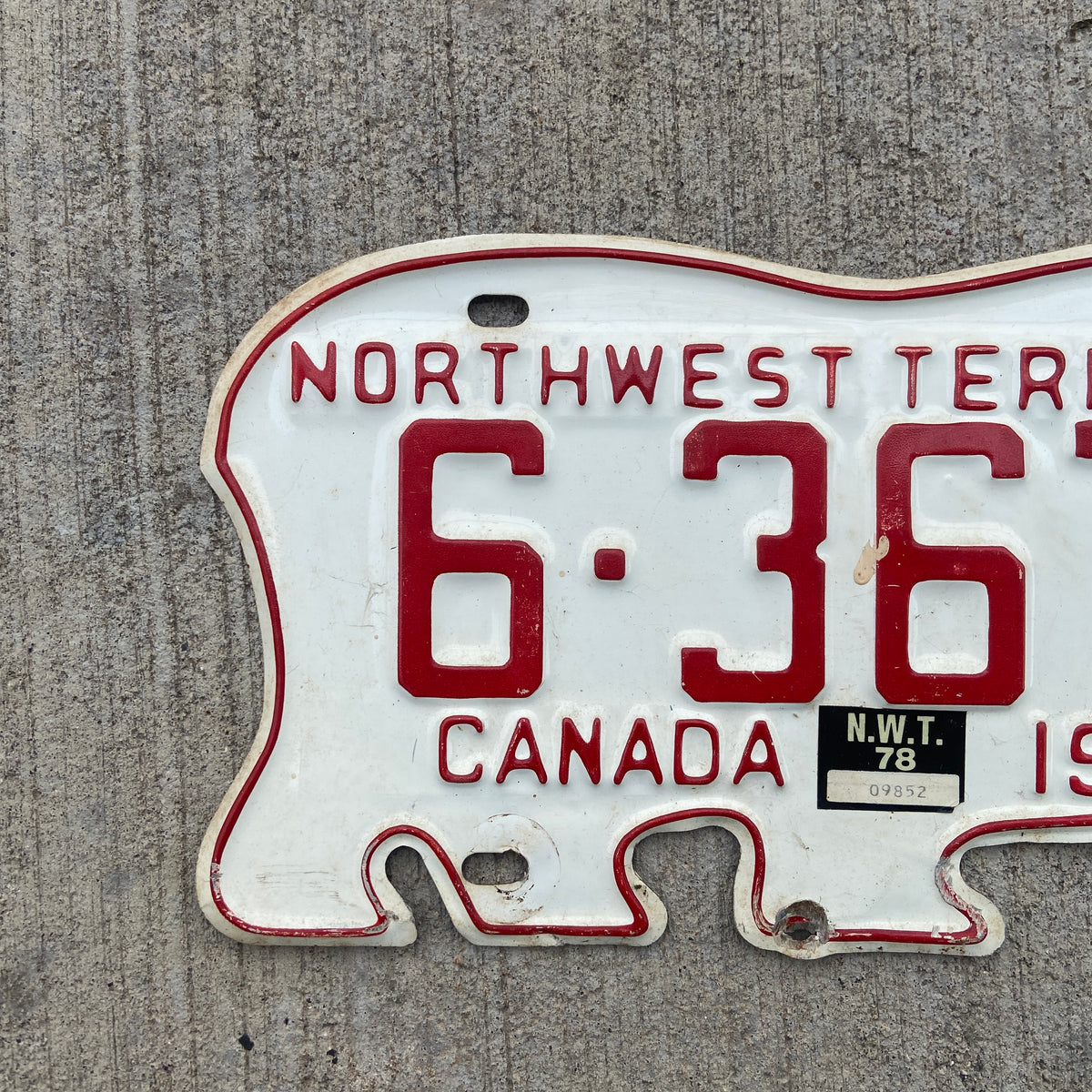 1977 Northwest Territories Bear License Plate Vintage Winter Wall Deco ...