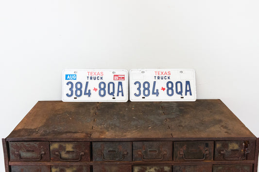 1989 Texas Truck License Plate Pair Vintage Wall Hanging Decor