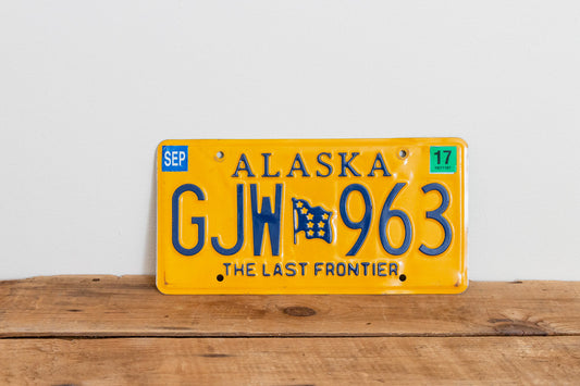 Alaska 2017 License Plate Vintage Wall Hanging Decor - Eagle's Eye Finds