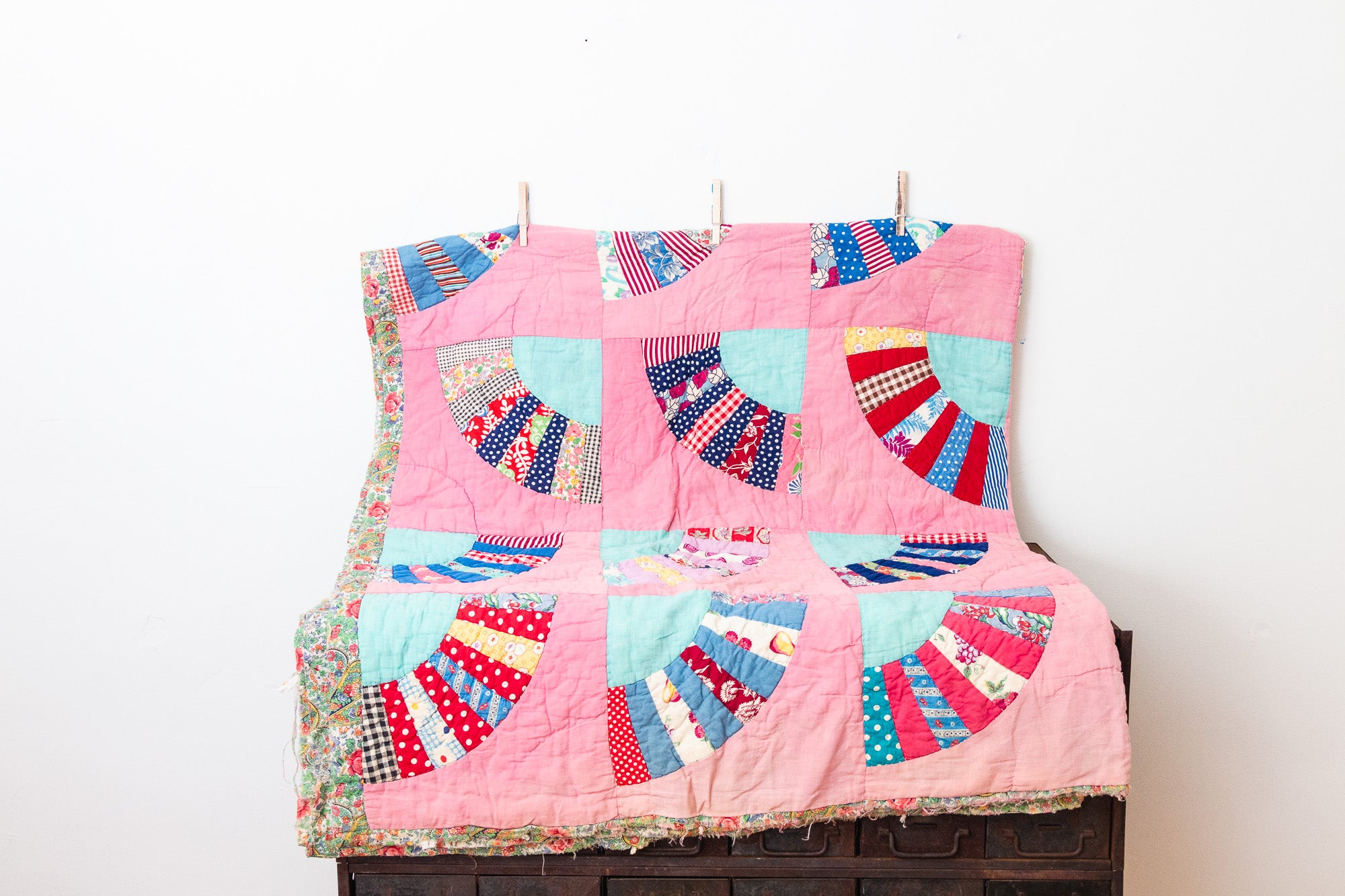 Vintage on sale hand stitched fan quilt