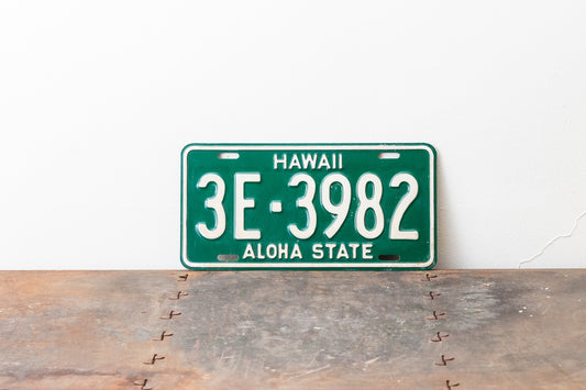 Hawaii 1960s License Plate Vintage Green Wall Hanging Decor 3E-3982 - Eagle's Eye Finds