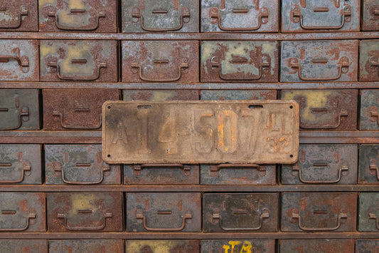 1932 Illinois Truck License Plate Vintage Brown Wall Decor A14507 Model B Year