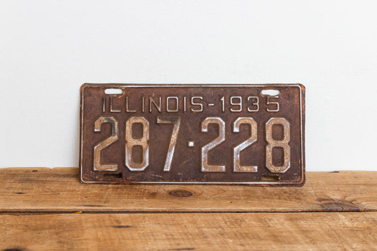 Illinois 1935 Rusty License Plate Vintage Brown Wall Hanging Decor 287-228 - Eagle's Eye Finds