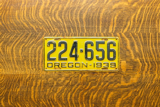 1939 Oregon License Plate Vintage Yellow Wall Hanging Decor