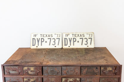 1973 Texas License Plate Pair Vintage Classic Car YOM DYP-737