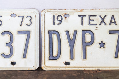 1973 Texas License Plate Pair Vintage Classic Car YOM DYP-737