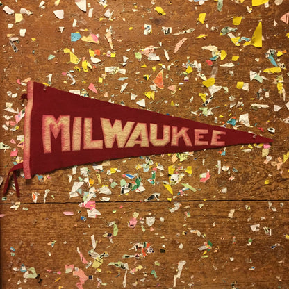Milwaukee Wisconsin Red Felt Pennant Vintage Dorm Room Decor - Eagle's Eye Finds