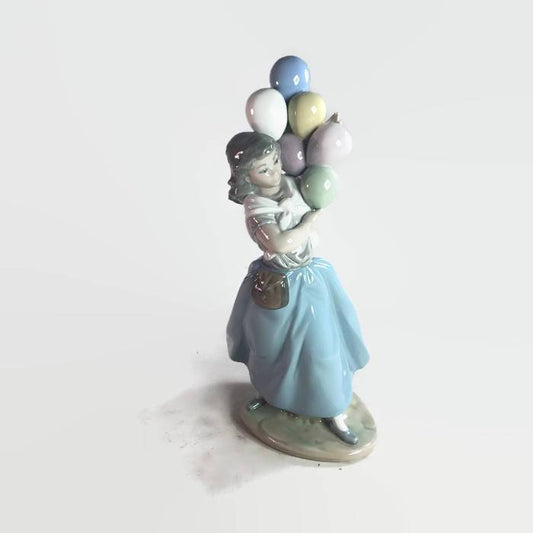 Lladro Balloon Seller No. 5141 Vintage Retired Figurine - Eagle's Eye Finds