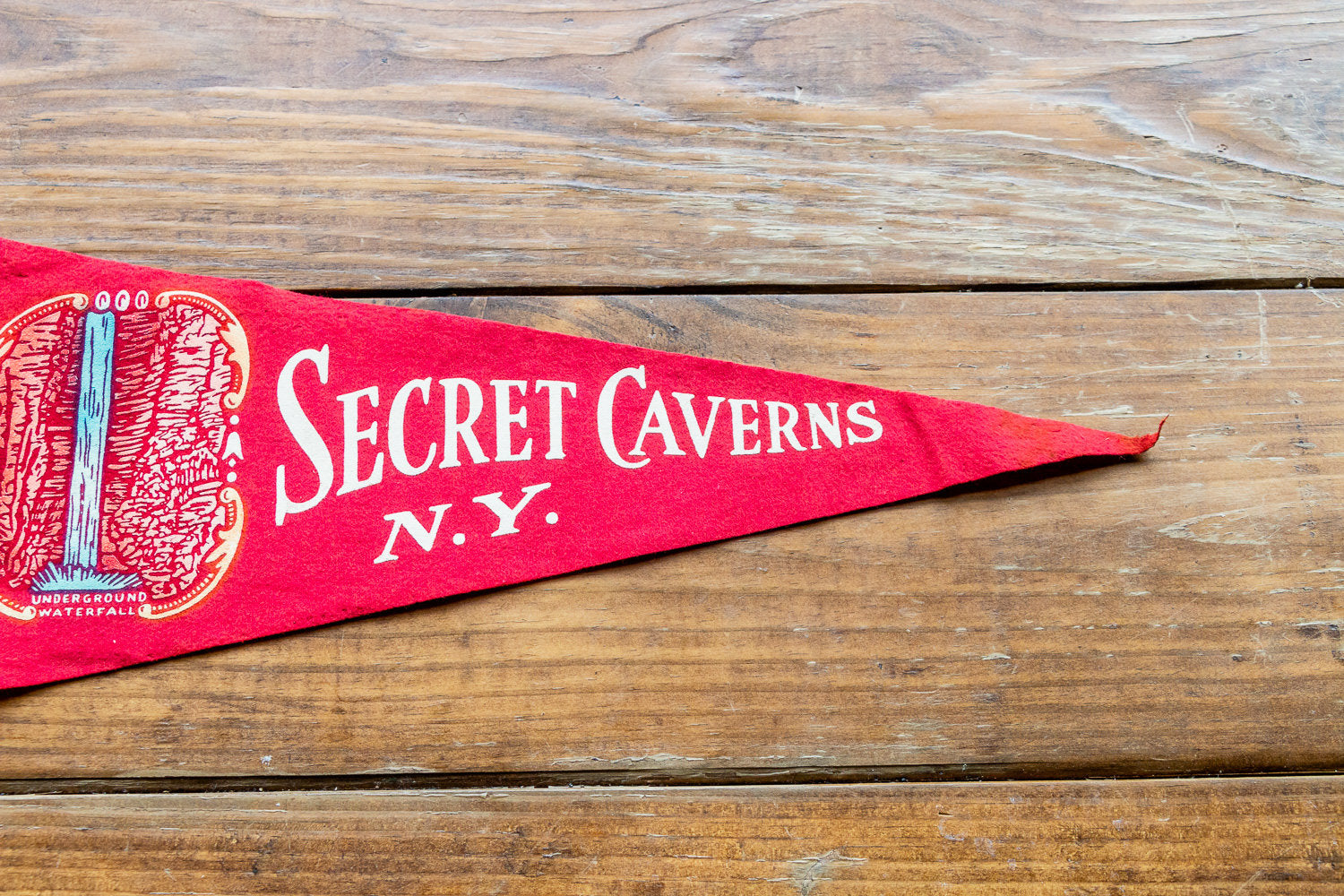Secret Caverns New York Red Felt Pennant Vintage Wall Decor - Eagle's Eye Finds