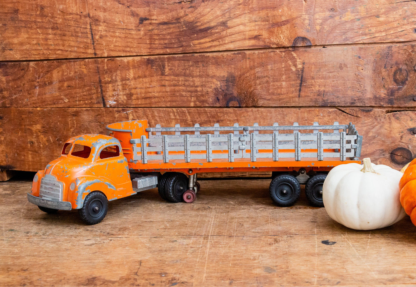 Hubley Stake Truck 500 Series Vintage Orange Toy Flatbed Stake Trailer Truck - Eagle's Eye Finds