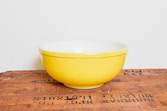 Yellow Pyrex 404 Nesting Bowl Vintage 4 Quart Kitchenware Ovenware - Eagle's Eye Finds