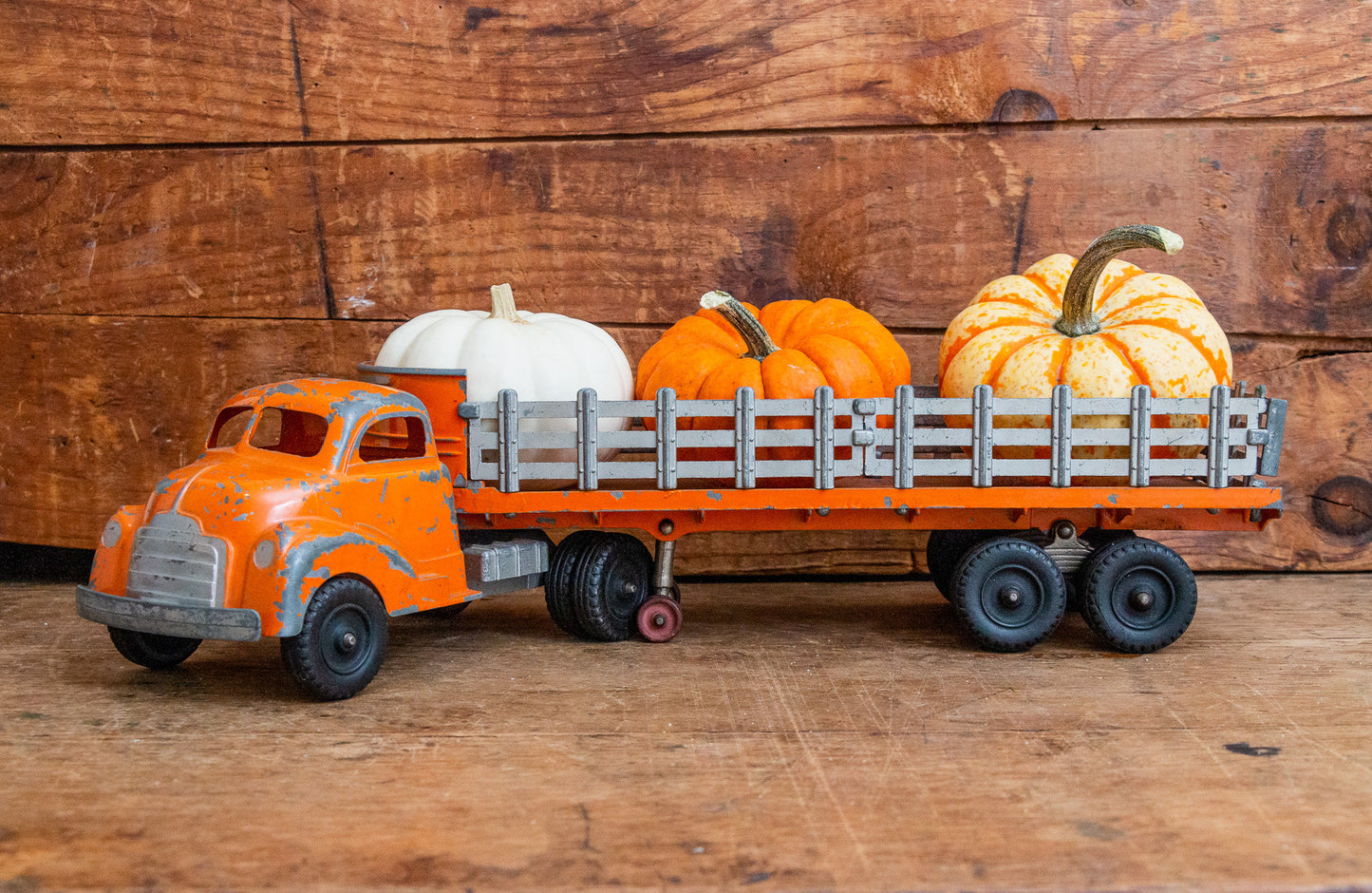 Hubley Stake Truck 500 Series Vintage Orange Toy Flatbed Stake Trailer Truck - Eagle's Eye Finds