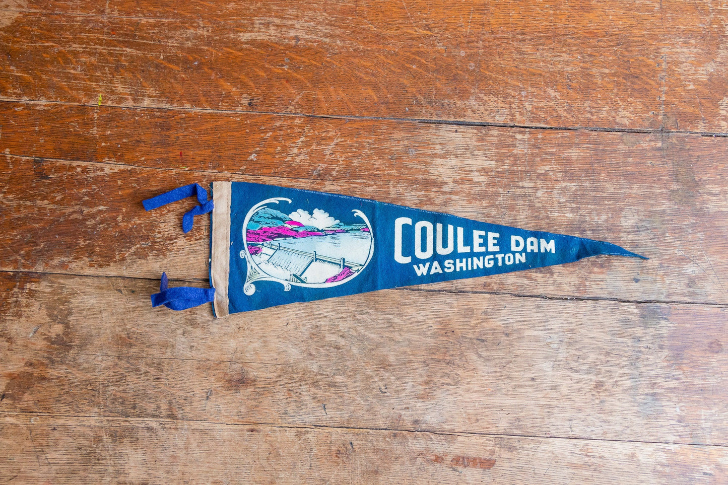 Coulee Dam Washington Felt Pennant Vintage Blue Souvenir - Eagle's Eye Finds